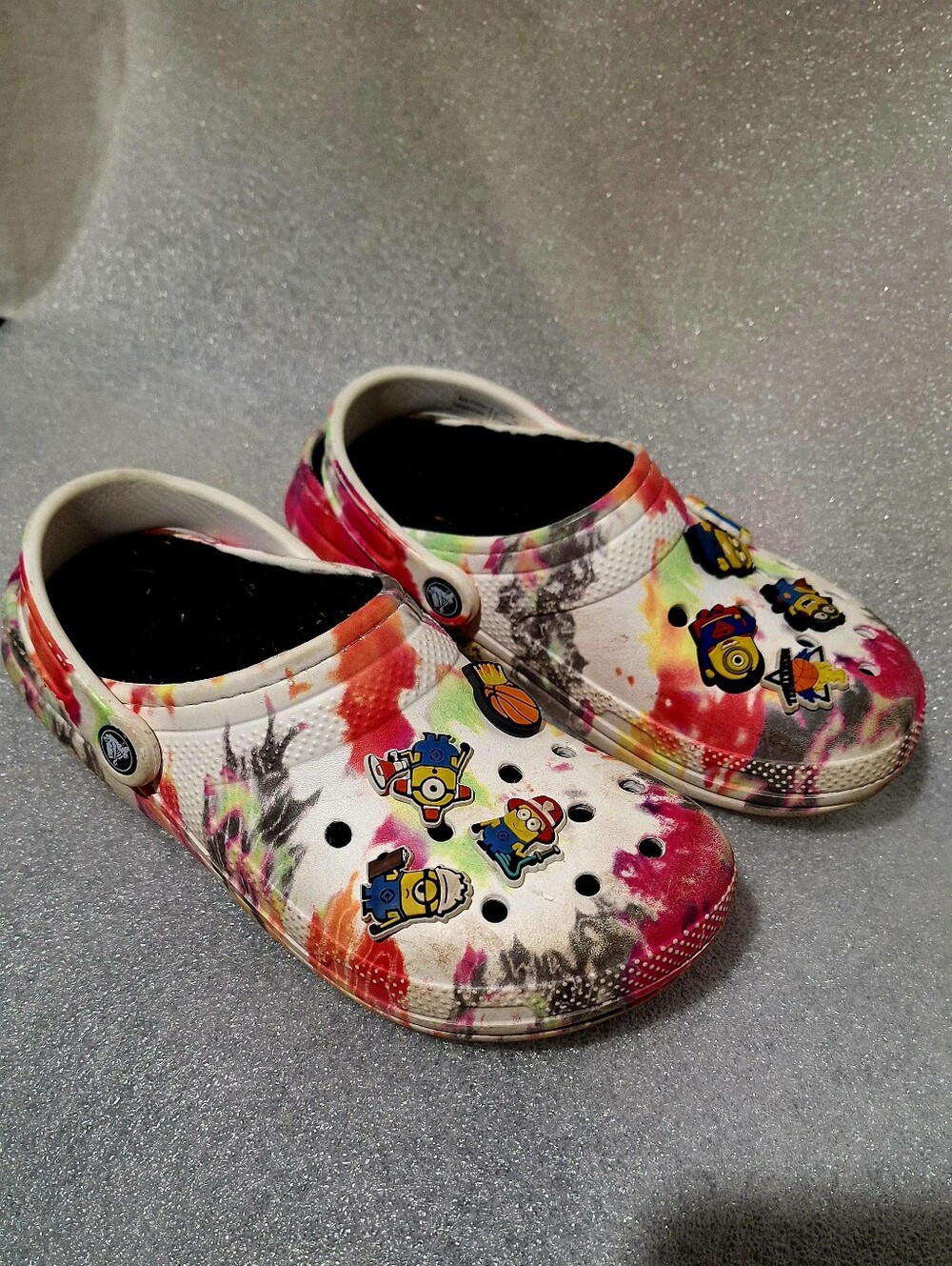 Colorful Tie-Dye Women Clog Shoes with Cartoon Charms